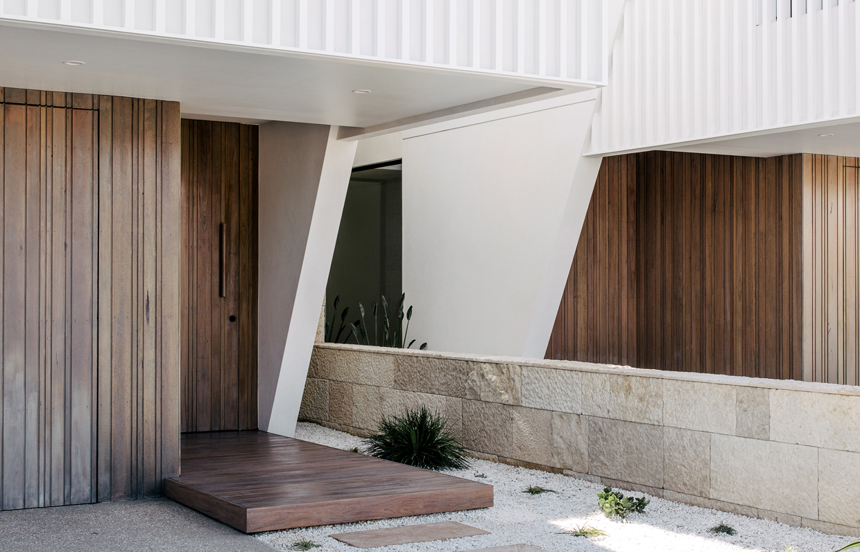 Exterior of luxury duplex in Sydney by Arkhaus
